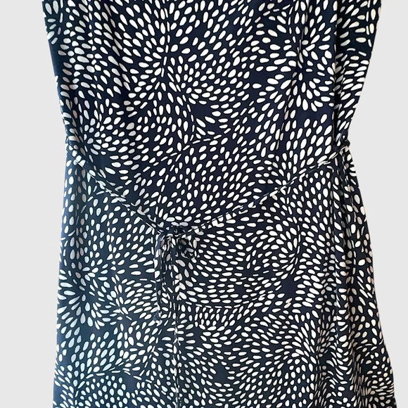 LOFT NWOT SLEEVELESS TIE WAIST DRESS NAVY BLUE & WHITE | SIZE: MEDIUM - Picture 5 of 10